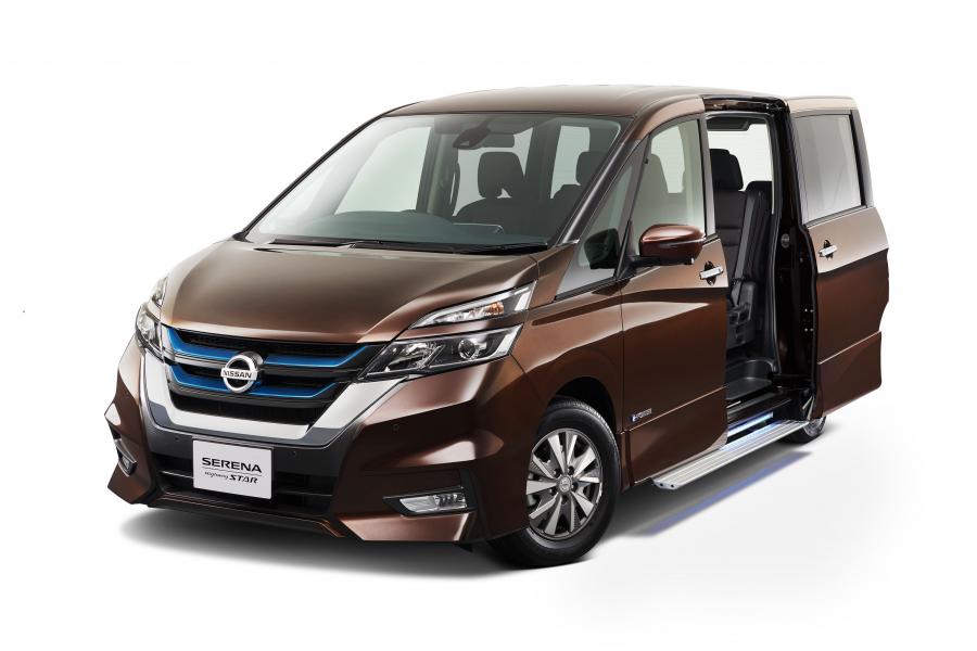 Nissan Serena e-Power Highway Star 2017 года  (фото 5 из 9)